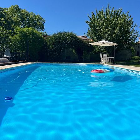 Entire Apartment With Swimming Pool Near Aubeterre Saint-Romain  Eksteriør bilde