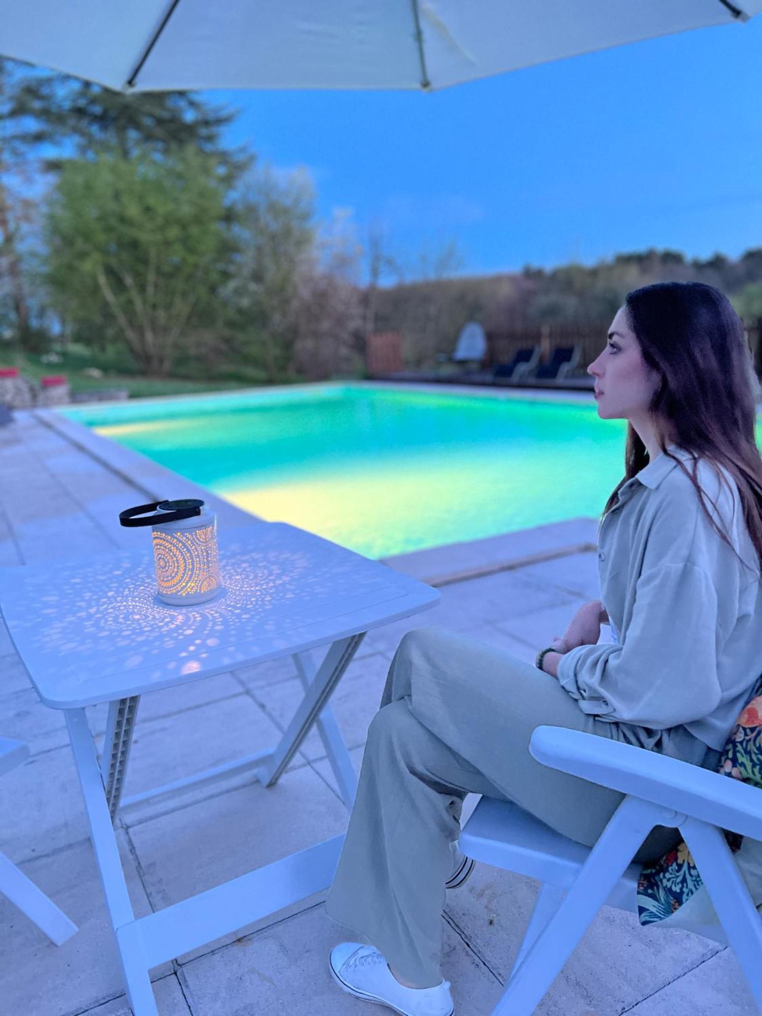Entire Apartment With Swimming Pool Near Aubeterre Saint-Romain  Eksteriør bilde