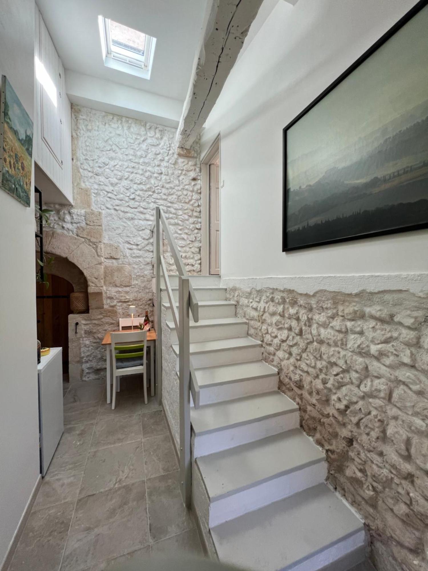 Entire Apartment With Swimming Pool Near Aubeterre Saint-Romain  Eksteriør bilde